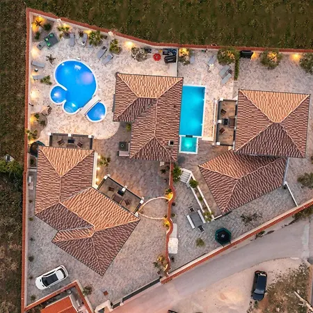 Dalmatinac ヴィラ *