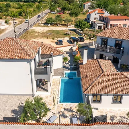 Dalmatinac ヴィラ *